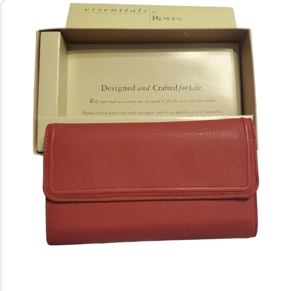 New Rolfs Essentials Women's Zip Back Red Checkbook Wallet - Picture 3 of 12